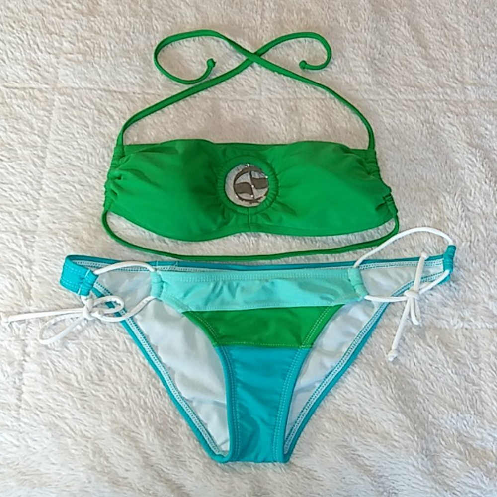 Nwot Split Bikini - image 1